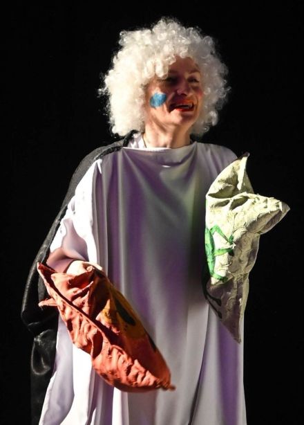 Спектакль «Кто живёт в темноте»