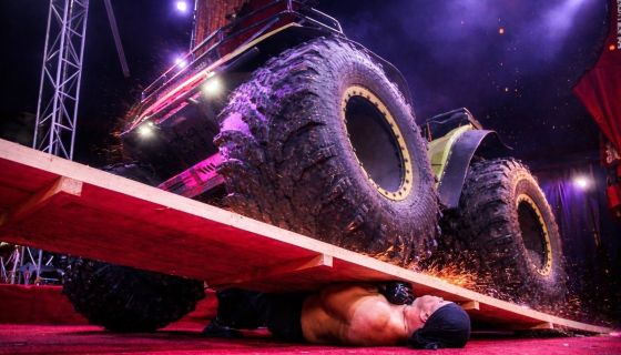 Цирк-шапито «Каракат». Экстрим-шоу, Жигулевск